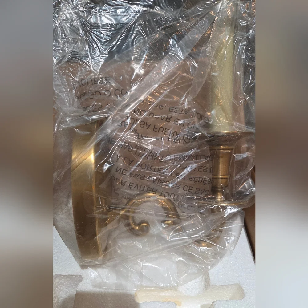 E.F. Chapman Grosvenor House Single Sconce In Antique-Burnished Brass - Picture 6 of 7